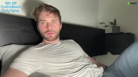 Snapshot of hot8pack01 chatting on March 3, 9:59 pm Edward aka Wolf online show from March 3, 9:59 pm