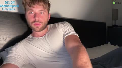 Snapshot of hot8pack01 chatting on September 11, 7:47 pm Edward aka Wolf online show from September 11, 7:47 pm