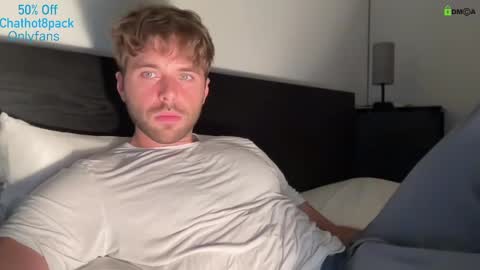 Snapshot of hot8pack01 chatting on September 23, 8:34 pm Edward aka Wolf online show from September 23, 8:34 pm