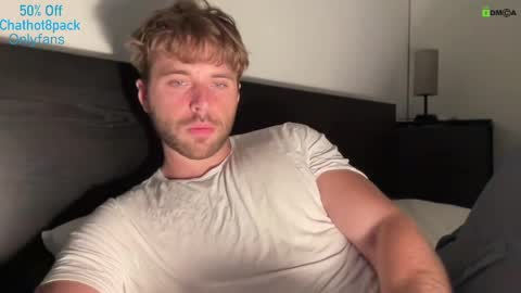 Snapshot of hot8pack01 chatting on September 24, 7:17 pm Edward aka Wolf online show from September 24, 7:17 pm