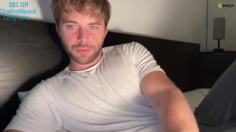 Snapshot of hot8pack01 chatting on October 13, 1:16 am Edward aka Wolf online show from October 13, 1:16 am