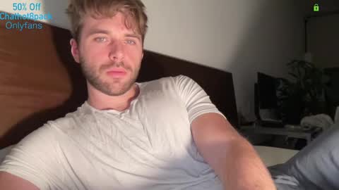 Snapshot of hot8pack01 chatting on November 23, 1:27 am Edward aka Wolf online show from November 23, 1:27 am