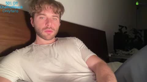 Snapshot of hot8pack01 chatting on December 2, 10:05 pm Edward aka Wolf online show from December 2, 10:05 pm