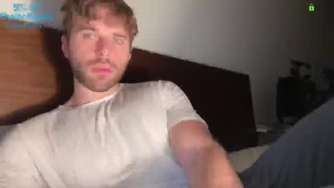 Snapshot of hot8pack01 chatting on December 3, 9:35 pm Edward aka Wolf online show from December 3, 9:35 pm