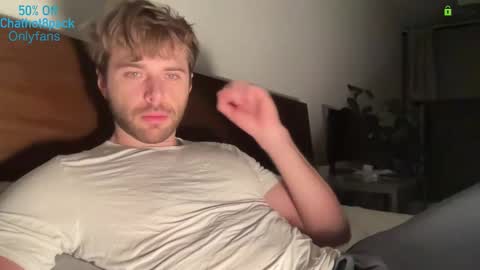 Edward aka Wolf online show from December 15, 4:17 am