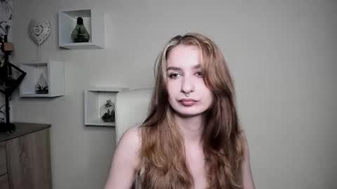 Snapshot of hot_1nina chatting on October 13, 5:51 am NINA online show from October 13, 5:51 am