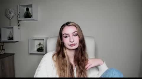 Snapshot of hot_1nina chatting on October 28, 7:01 am NINA online show from October 28, 7:01 am