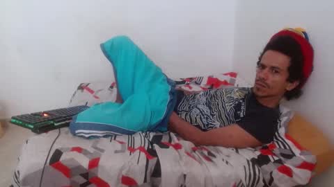 Snapshot of hot_and_complacent chatting on December 3, 12:27 pm Private open online show from December 3, 12:27 pm