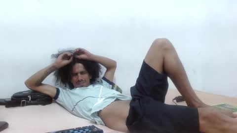 Snapshot of hot_and_complacent chatting on January 5, 3:32 am Private open online show from January 5, 3:32 am