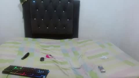 Snapshot of hot_and_complacent chatting on February 13, 2:56 am Private open online show from February 13, 2:56 am