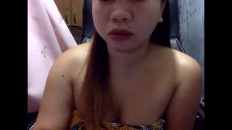 hot_april214 online show from April 3, 7:45 pm