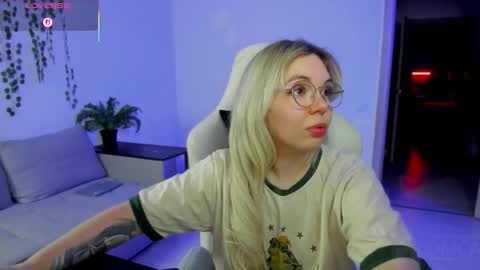 Snapshot of hot_babayaga chatting on November 24, 3:23 pm online show from November 24, 3:23 pm