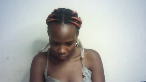 Snapshot of hot_berry2003 chatting on January 25, 12:16 pm Millie online show from January 25, 12:16 pm