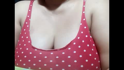 hot_boobs21 online show from March 10, 12:15 pm