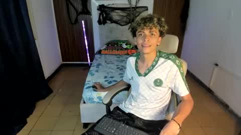 Snapshot of hot_bunny713 chatting on November 5, 1:49 am hot bunny online show from November 5, 1:49 am