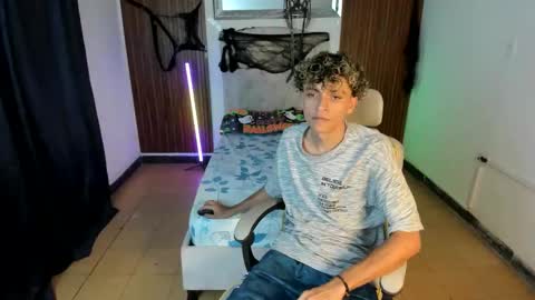 Snapshot of hot_bunny713 chatting on November 7, 1:38 am hot bunny online show from November 7, 1:38 am