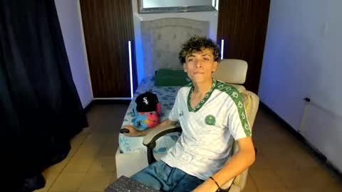 Snapshot of hot_bunny713 chatting on November 13, 1:48 am hot bunny online show from November 13, 1:48 am