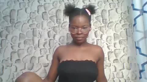 Snapshot of hot_cammy08 chatting on May 18, 5:46 am sweet cammy online show from May 18, 5:46 am