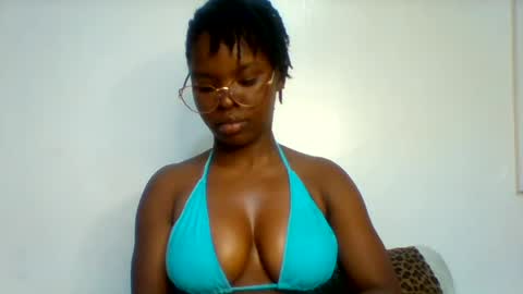 Snapshot of hot_cammy08 chatting on June 13, 10:18 pm sweet cammy online show from June 13, 10:18 pm