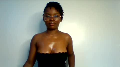 Snapshot of hot_cammy08 chatting on June 15, 6:37 am sweet cammy online show from June 15, 6:37 am