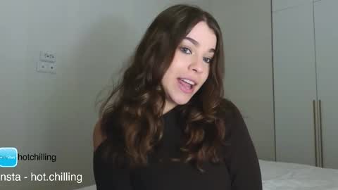 LiluCaroline online show from January 12, 5:40 pm