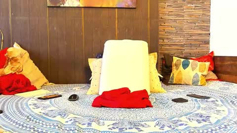 hot_chocolate4u online show from March 10, 10:20 am