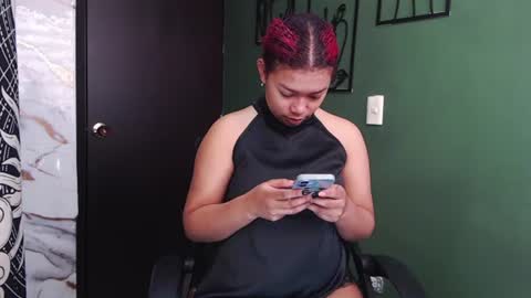 Snapshot of hot_chocolate_4u chatting on July 5, 4:58 pm hot chocolate 4u online show from July 5, 4:58 pm