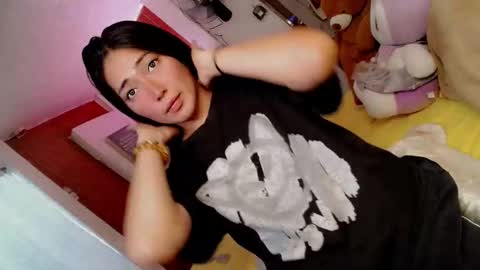 its me CLAUDIA online show from May 8, 3:34 am