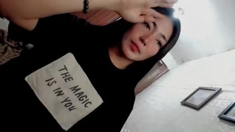 its me CLAUDIA online show from June 2, 9:33 am