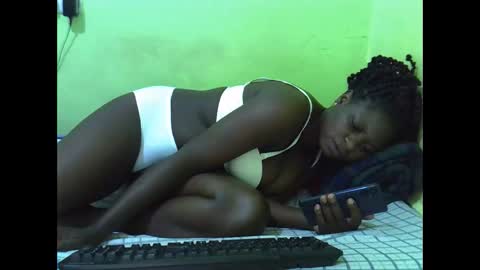 hot_girlly online show from October 10, 6:45 am