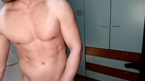 hot_italianboy online show from April 3, 10:30 pm