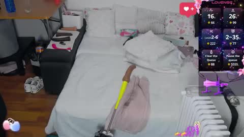Snapshot of hot_jessica_tyler chatting on January 19, 10:17 pm Jessica Tyler online show from January 19, 10:17 pm