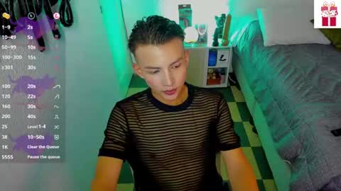 Snapshot of hot_latin_temptation chatting on July 13, 10:12 pm Alejandro online show from July 13, 10:12 pm