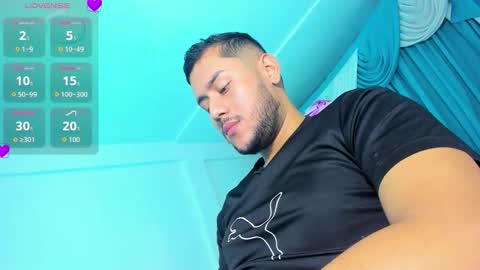 Snapshot of hot_latino_boy_ chatting on November 24, 8:30 pm Alejandro online show from November 24, 8:30 pm
