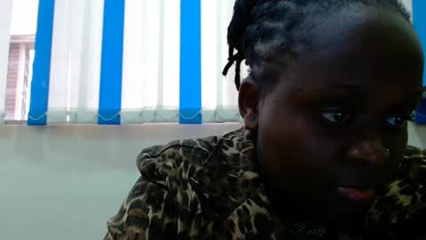 Snapshot of hot_linahh chatting on November 12, 6:47 am Linah online show from November 12, 6:47 am