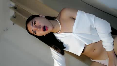 Snapshot of hot_little_angel18 chatting on June 3, 1:19 am hot_little_angel18 online show from June 3, 1:19 am