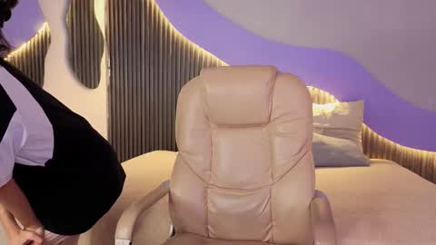 Alana online show from February 2, 9:02 pm