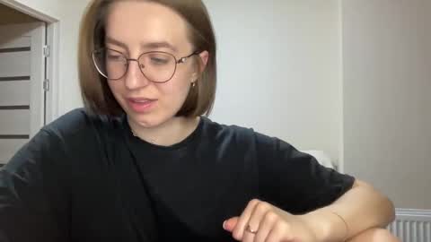 Snapshot of hot_lliinns chatting on December 18, 7:08 pm Lina online show from December 18, 7:08 pm