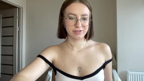 Snapshot of hot_lliinns chatting on December 19, 11:29 am Lina online show from December 19, 11:29 am