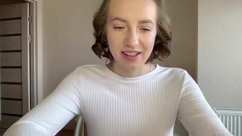 Snapshot of hot_lliinns chatting on January 7, 8:45 am Lina online show from January 7, 8:45 am