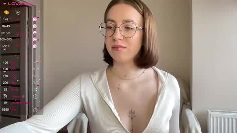 Snapshot of hot_lliinns chatting on January 24, 10:00 am Lina online show from January 24, 10:00 am