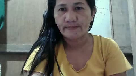 Snapshot of hot_mama09 chatting on February 16, 9:59 am hotmama online show from February 16, 9:59 am
