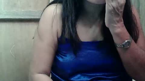 Snapshot of hot_mama09 chatting on February 23, 6:28 am hotmama online show from February 23, 6:28 am