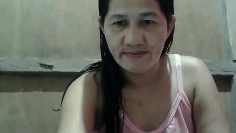 Snapshot of hot_mama09 chatting on March 12, 9:12 am hotmama online show from March 12, 9:12 am