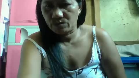 Snapshot of hot_mama09 chatting on October 28, 7:45 am hotmama online show from October 28, 7:45 am