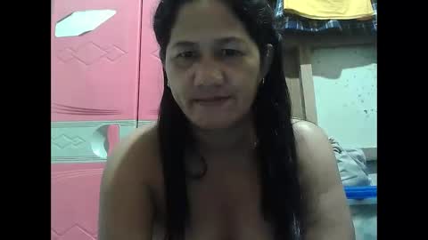 Snapshot of hot_mama09 chatting on November 1, 7:16 pm hotmama online show from November 1, 7:16 pm