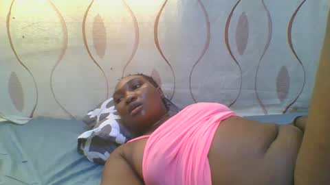 Snapshot of hot_masha chatting on February 24, 5:33 am hot_masha online show from February 24, 5:33 am