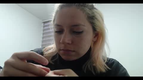 Snapshot of hot_mommymia chatting on January 25, 11:00 pm Mia online show from January 25, 11:00 pm