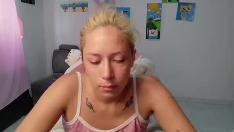 Mia online show from March 2, 3:19 pm