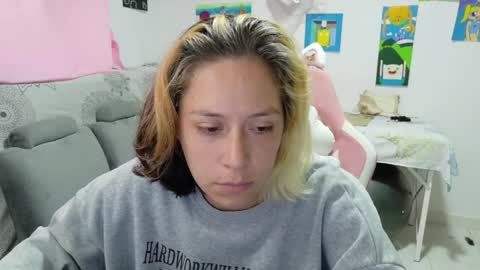 Mia online show from May 2, 6:13 pm